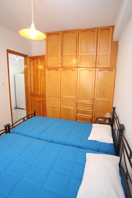 Afroditi Syros Ermoupoli Bilik gambar
