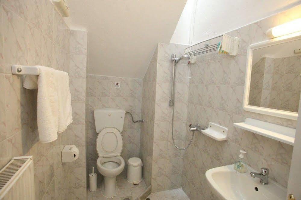 Afroditi Syros Ermoupoli Luaran gambar